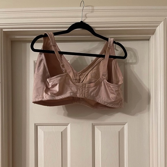 Four Comfort Choice plus size bras - Picture 5 of 12